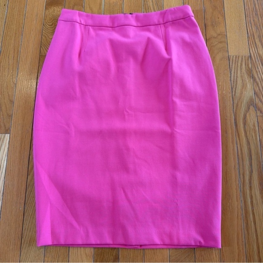 New NWT White House Black Market Comfort Straight Pencil Skirt Sari Pink Size 4
